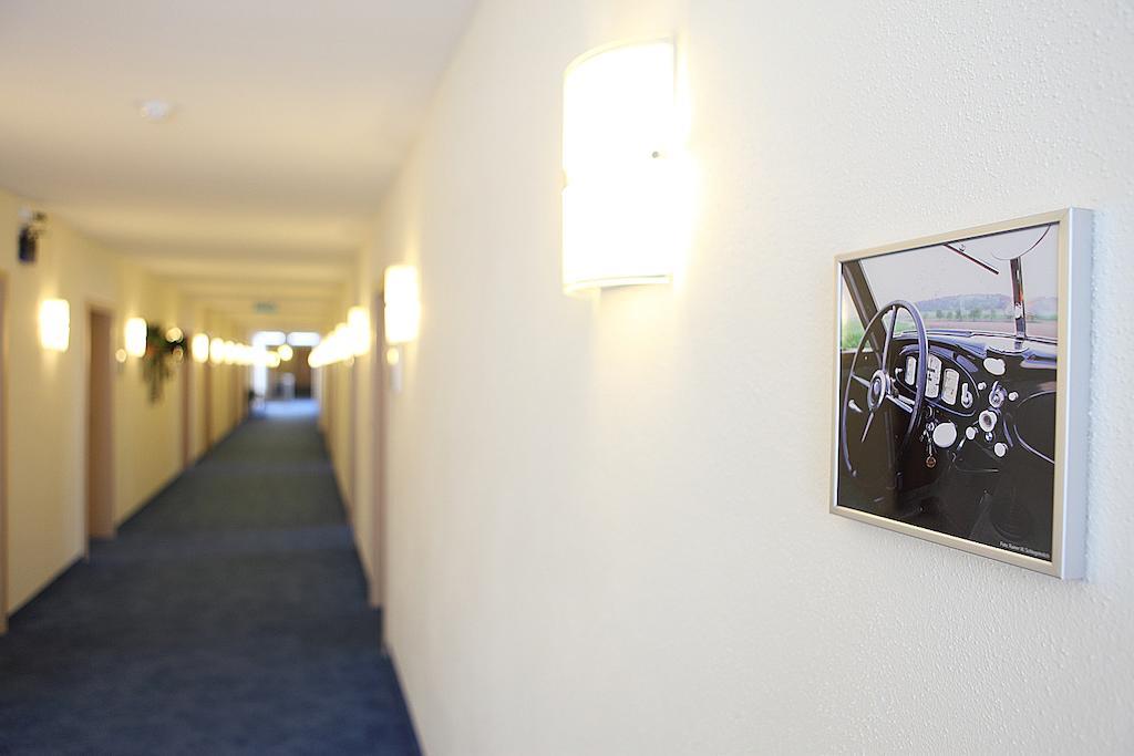 Hotel Garni Max Zwo Dingolfing Eksteriør billede